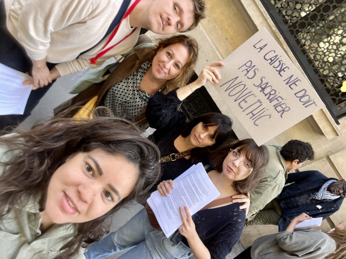 Marina Fabre Soundron (@fabre_marina) on Twitter photo Coucou <a href="/caissedesdepots/">Caisse des Dépôts</a> on est là ! Descendez nous voir, on est gentils ! Coucou <a href="/caissedesdepots/">Caisse des Dépôts</a> on est là ! Descendez nous voir, on est gentils !