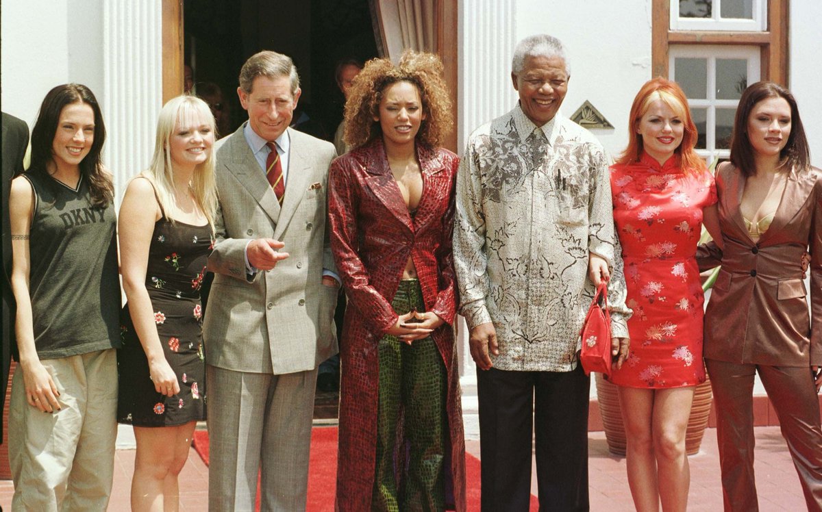 philvonoppen's tweet photo. @MrHarryCole Shocking new photo of UK leader with pop stars. https://t.co/v27Ikayb3n