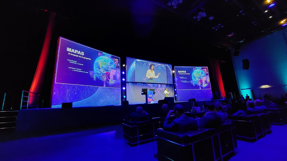 Esri_Spain's tweet photo. #CEsri24| Seguimos hablando sobre el poder de los sistemas geoespaciales de la mano de @aitorcalero, donde nos habla sobre la revolución del #IA en el #GIS
¡Síguenos aquí! https://t.co/UaMbviiqem