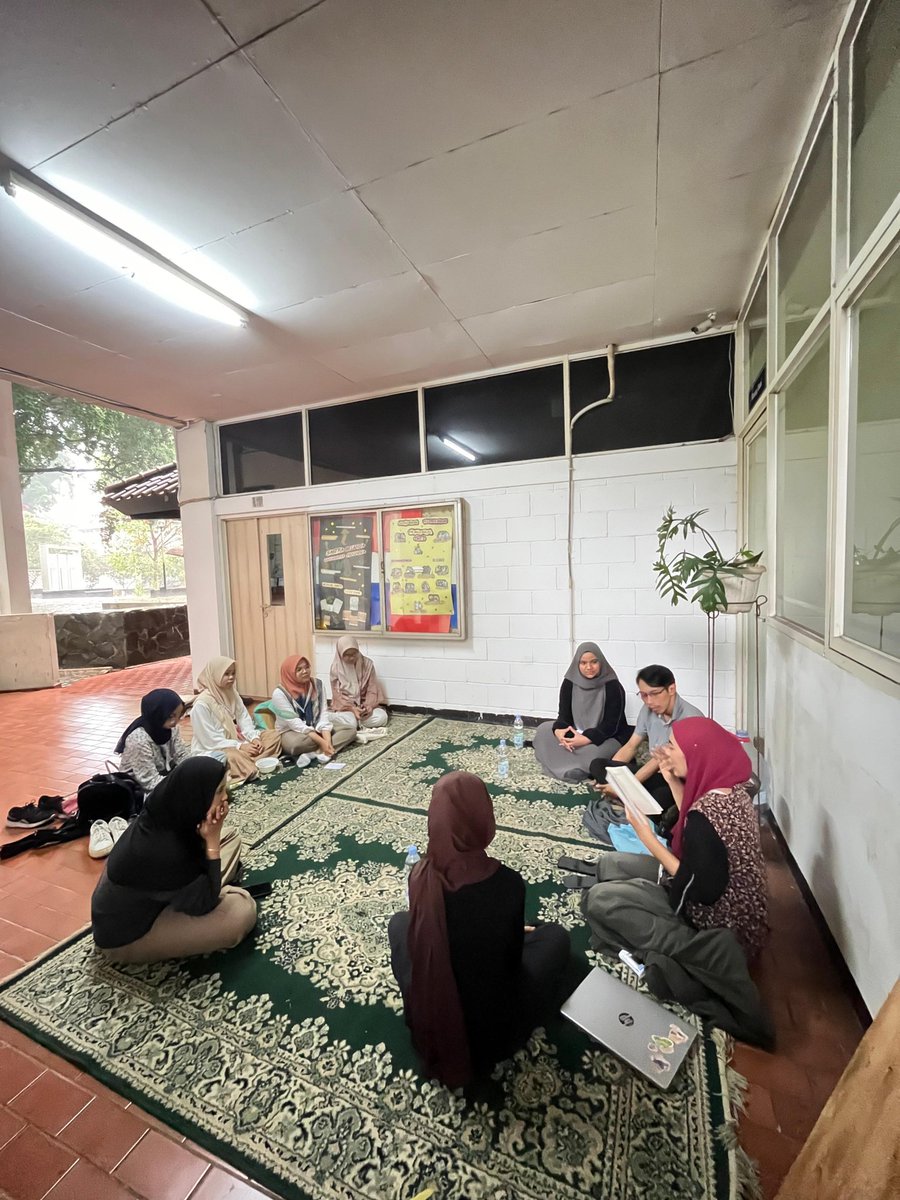 bincang karya bersama kak Annika dan kak Mahardika di Gedung 1!