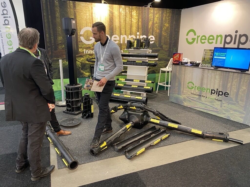 Greenpipegroup's tweet image. 🚀 Greenpipe is absolutely smashing it at the Elmässan Expo this week at Kistamässan! 🚀

Our booth (A:11) is buzzing, we’re showcasing cutting-edge solutions that are turning heads and sparking conversations. 💡 

#Greenpipe #SmashingIt #Elmässan