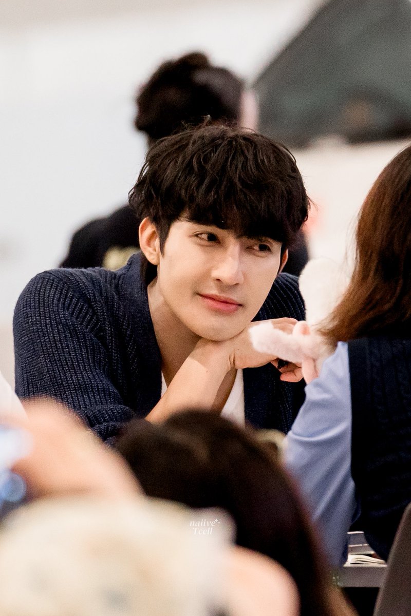 mcaryeong's tweet photo. Just imagine he's looking at you like this!

EarthMix x BookExpo2024
#BookExpo2024xEM 
#EarthPirapat @Earth_Pirapat https://t.co/EV4HaBnEdE