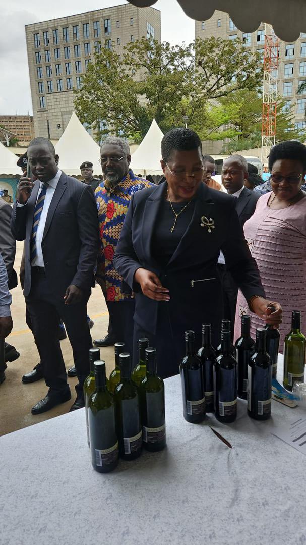 manlikeabz__'s tweet photo. Counterfeit products cost Uganda 1 trillion shillings annually.
At the #AntiCounterfeitExpo stakeholders collaborate to combat this problem. Let’s protect consumers and support genuine suppliers of these products
#FightCounterfeits #CounterfeitBurden #ACExpo2024 #SecureEconomy https://t.co/ca9HGWr1sy