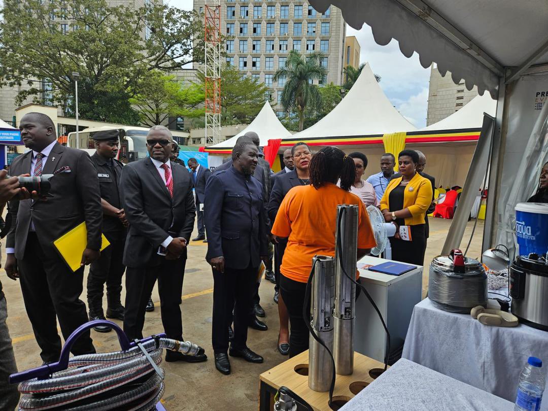 manlikeabz__'s tweet photo. Counterfeit products cost Uganda 1 trillion shillings annually.
At the #AntiCounterfeitExpo stakeholders collaborate to combat this problem. Let’s protect consumers and support genuine suppliers of these products
#FightCounterfeits #CounterfeitBurden #ACExpo2024 #SecureEconomy https://t.co/ca9HGWr1sy