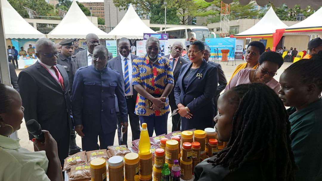 manlikeabz__'s tweet photo. Counterfeit products cost Uganda 1 trillion shillings annually.
At the #AntiCounterfeitExpo stakeholders collaborate to combat this problem. Let’s protect consumers and support genuine suppliers of these products
#FightCounterfeits #CounterfeitBurden #ACExpo2024 #SecureEconomy https://t.co/ca9HGWr1sy