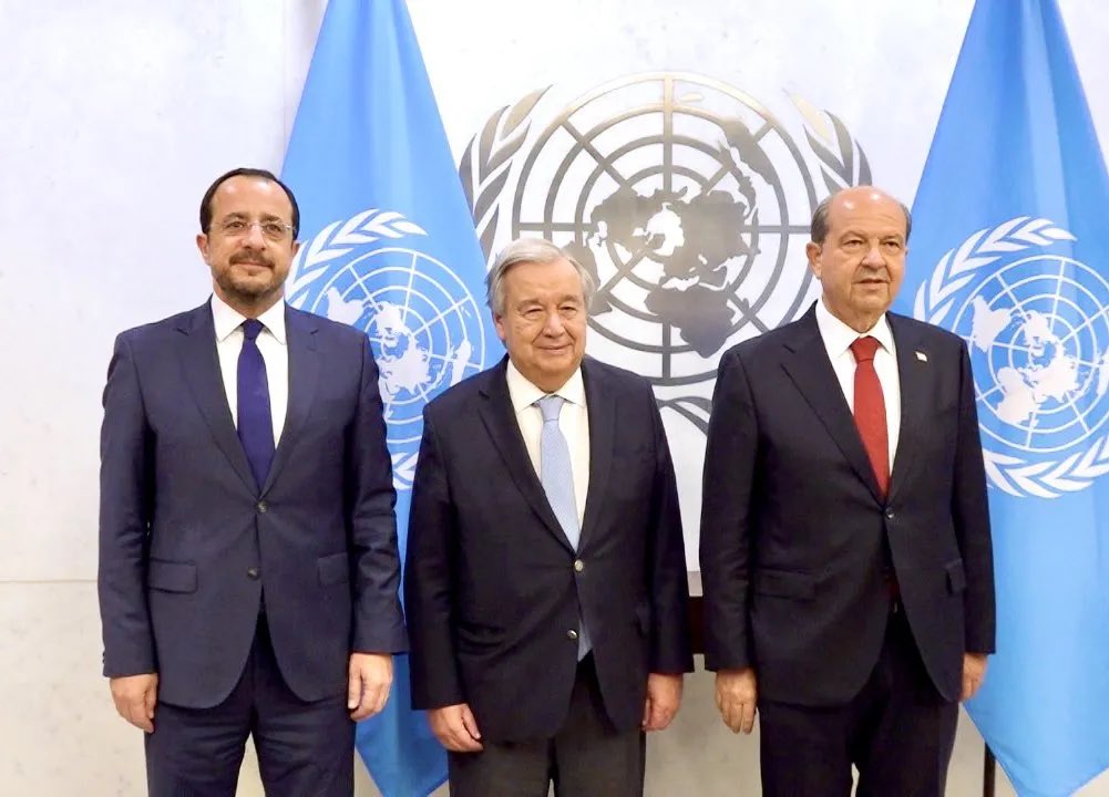 π ρ ο κ λ ή σ ε ι ς tweet media