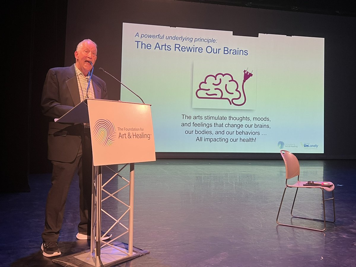 tvkatesnow's tweet photo. Celebrating 20 years of the Foundation for Art &amp; Healing! Art has an effect on us and helps us connect with others. What a wonderful event last night! They had many artistic stations. Chris and I tried writing a 6 word poem- see the green stickies https://t.co/aNIHIqTpXZ
