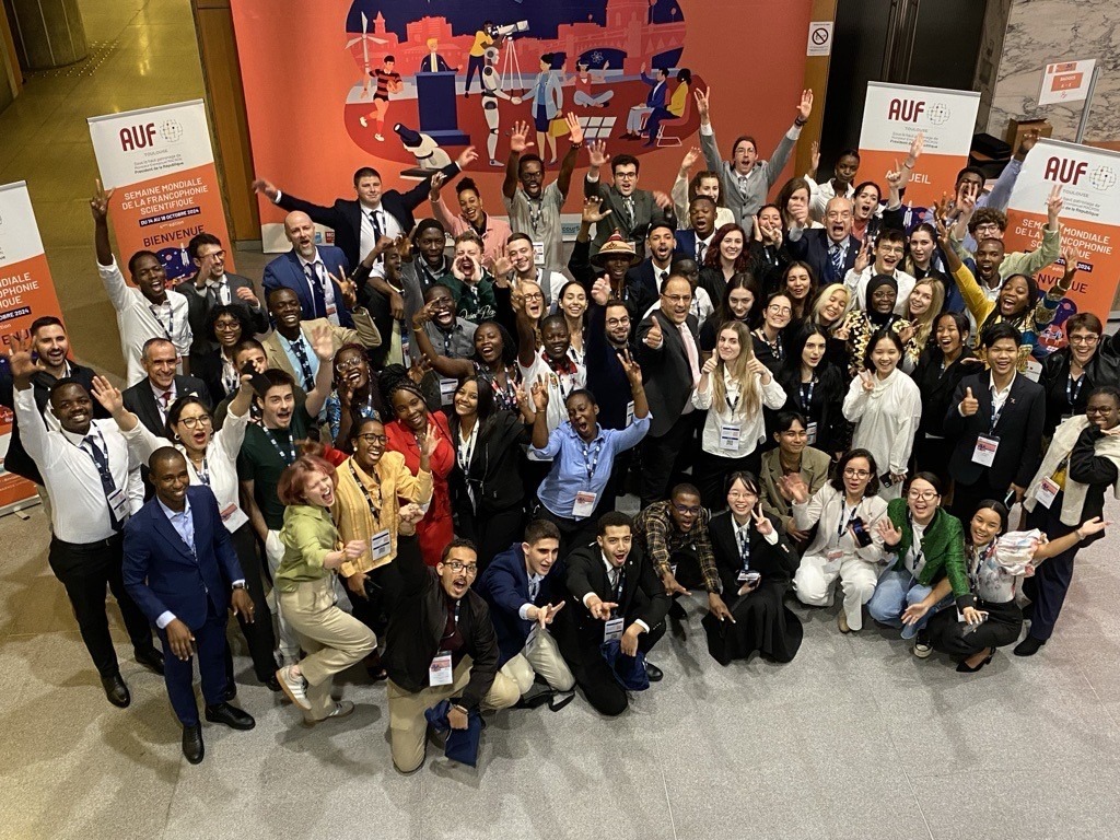 CAE_FSEG's tweet photo. 👌🏿 Dans ce congrès #CJEF2024, l'@AUF_AfriqueCGL est representé par 6️⃣ clubs éstudiantins membres du réseau #Clef de l'@auf_org, à savoir:  @CAE_FSEG 🇧🇮, @LesManagersUCAC 🇨🇫,Club U-Verte 🇬🇦, Club For Afya &amp; @ClubEcoKivu de la #RDC et le Club Grain d'espérance 🇹🇩

#CAE #AUF https://t.co/x09at5mZdV