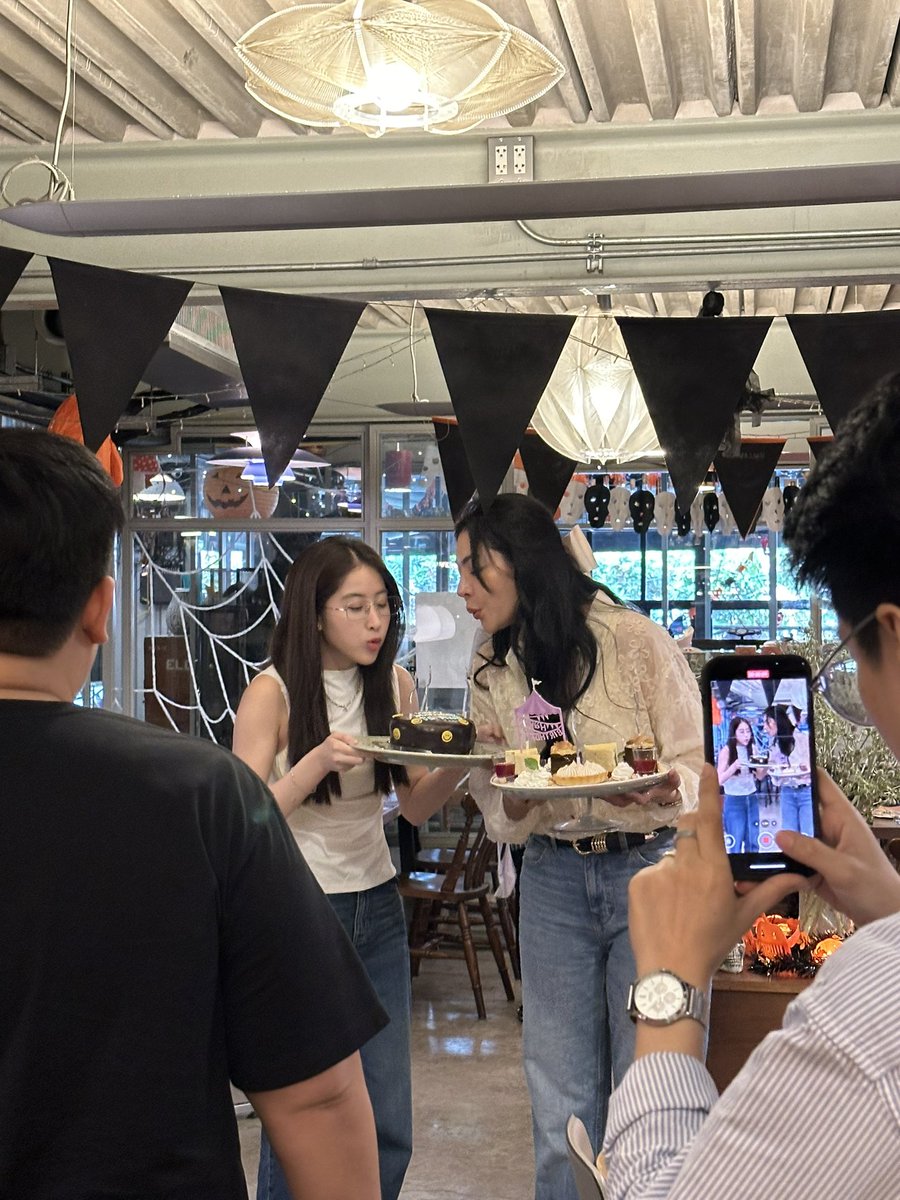 wannisa_opor's tweet photo. Fayemily🎂💐💝✨

#FayePeraya 
#YokoApasra https://t.co/Qfdqntq1Pb