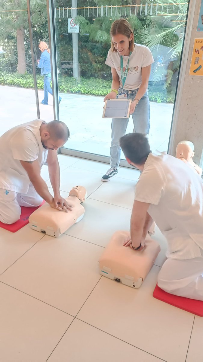 UCI_Joan23's tweet photo. En motiu del Dia Mundial de l’Aturada Cardio-Respiratoria i la Reanimacio Cardio-Pulmonar integrants de @UCI_Joan23 i del Servei d’Urgencies de @hjoan23 hem organitzat un taller/concurs de formació bàsica d’RCP per personal sanitari i no sanitari!
Us esperem!

#somUCI23 https://t.co/9NvdrRCzaW