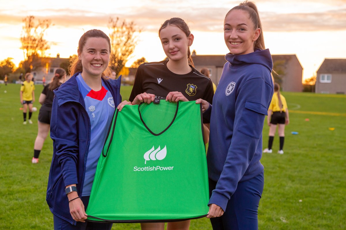 ScottishPower's tweet photo. Great to visit @Currie_FC with Georgia Hunter and Esther Morgan from @heartswomenfc to provide new training gear to the team.

The top-six captains from @SWPL 23/24 nominated grassroots clubs to receive new kit, as part of our work to help energise women's football in Scotland. https://t.co/cojltrW3xp