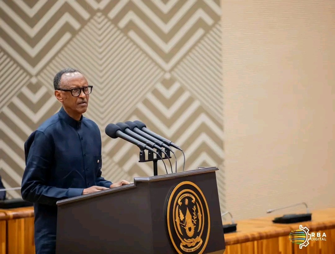 "Nahuye na Karemera mu mpera z’imyaka ya 1970, ahagana mu 1976. Nubwo tutabashije kumarana igihe kinini bwa mbere duhura, uko imyaka yagiye ishira, twaje guhurira muri byinshi. Yari umwe mu babanje gutekereza ku kubohora no kugarura impunzi z’Abanyarwanda." 

Perezida Kagame