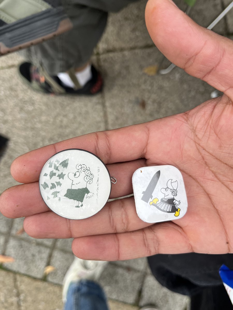 pip_fletcher's tweet photo. Badge finds at the Pimlico car boot sale! https://t.co/SgcUvRJVvL