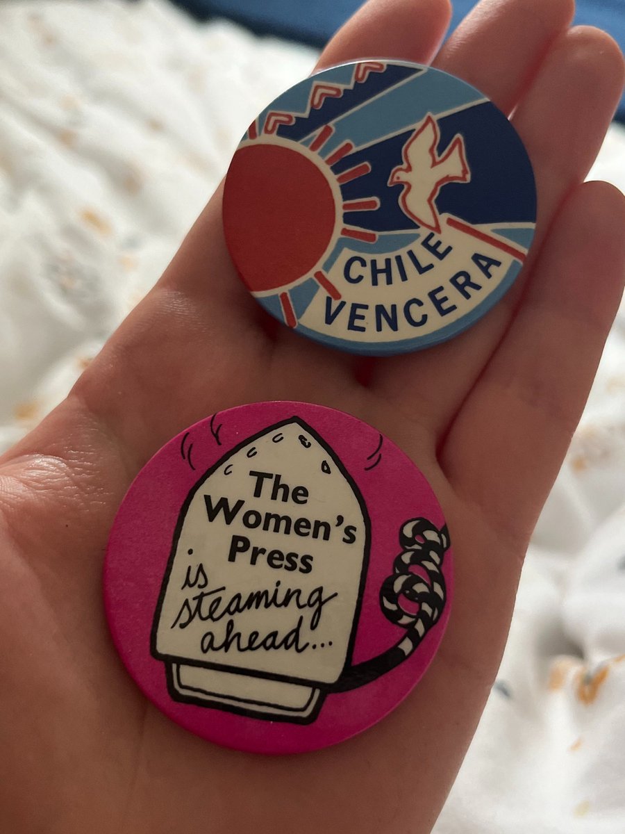 pip_fletcher's tweet photo. Badge finds at the Pimlico car boot sale! https://t.co/SgcUvRJVvL