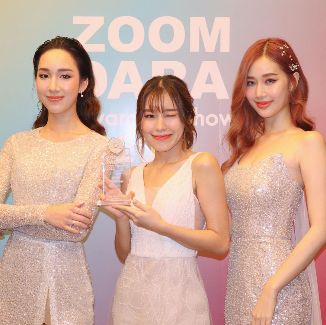 pjaneeyeh's tweet photo. จะไม่ได้เห็นผลงานพวกเขาทั้ง4แล้วหรอ🥺ใจหายเหมือนกันนะดวงใจของ
#Fizzy อยากบอกว่ารักซิสซี่ที่สุดเลยนะเมมเบอร์ใจเจ้บแค่ไหนแฟนคลับก็ใจเจ้บเหมือนกันขอให้เมมเบอร์ทุกคนใช้ชีวิตให้มีความสุขเดินตามฝันที่ตัวเองฝันนะคะเป็นกำลังใจให้🤍🫂(เ��ารพการตัดสินใจของเจนเย่เสมอ)
#SIZZYGirlGroup https://t.co/WaZCLpdKvK
