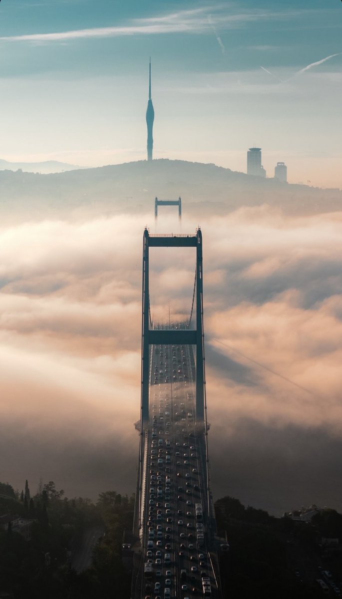 camiistan's tweet photo. Bu sabah İstanbul boğazını kaplayan sis

📷 @azboyhuseyin https://t.co/DXBfpijUjI