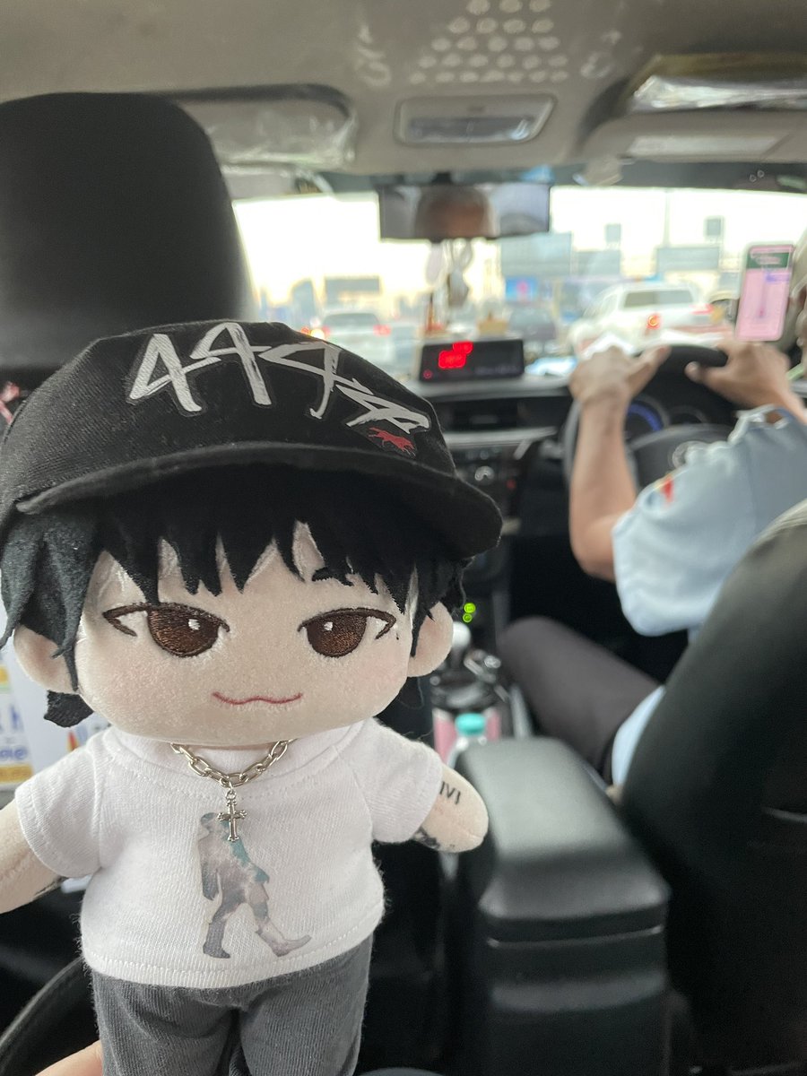 didiy_woo's tweet photo. Hello❤️Bangkok

#B4WEDIETourBKK #B4WEDIETour #TheRose  #Woosung  #김우성 #더��즈 #ぬい活 https://t.co/p9bOPTJJyN