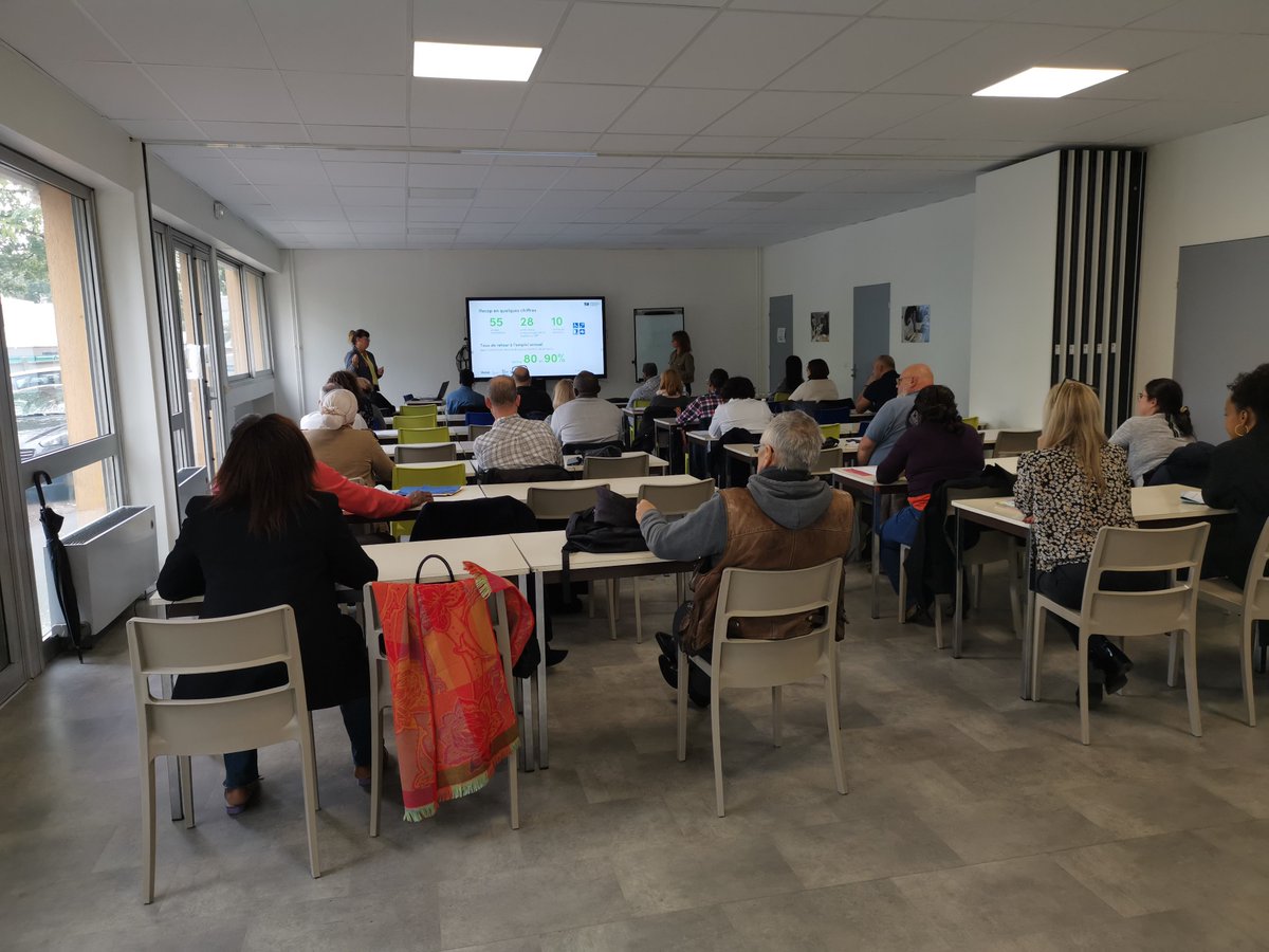 ifocop's tweet photo. 📅 Hier avait lieu notre réunion d’information spéciale #Atoutsenior, notre nouveau dispositif qui vise à agir pour l’emploi des plus de 50 ans ! 💡 Vous souhaitez en savoir plus ? RDV le 29 octobre à 14h pour la prochaine réunion d’information : https://t.co/OL5Q1F6SNo https://t.co/pBxSCiHgJv