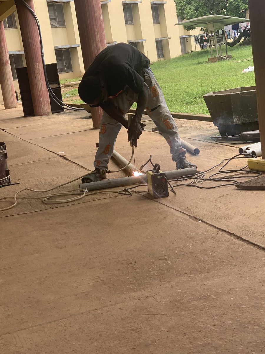 ZikHallUI's tweet photo. Ongoing preparation for the installation of new clothing lines across the hall.

©️ TEAM EVOLUTION https://t.co/DN4edIAmlL