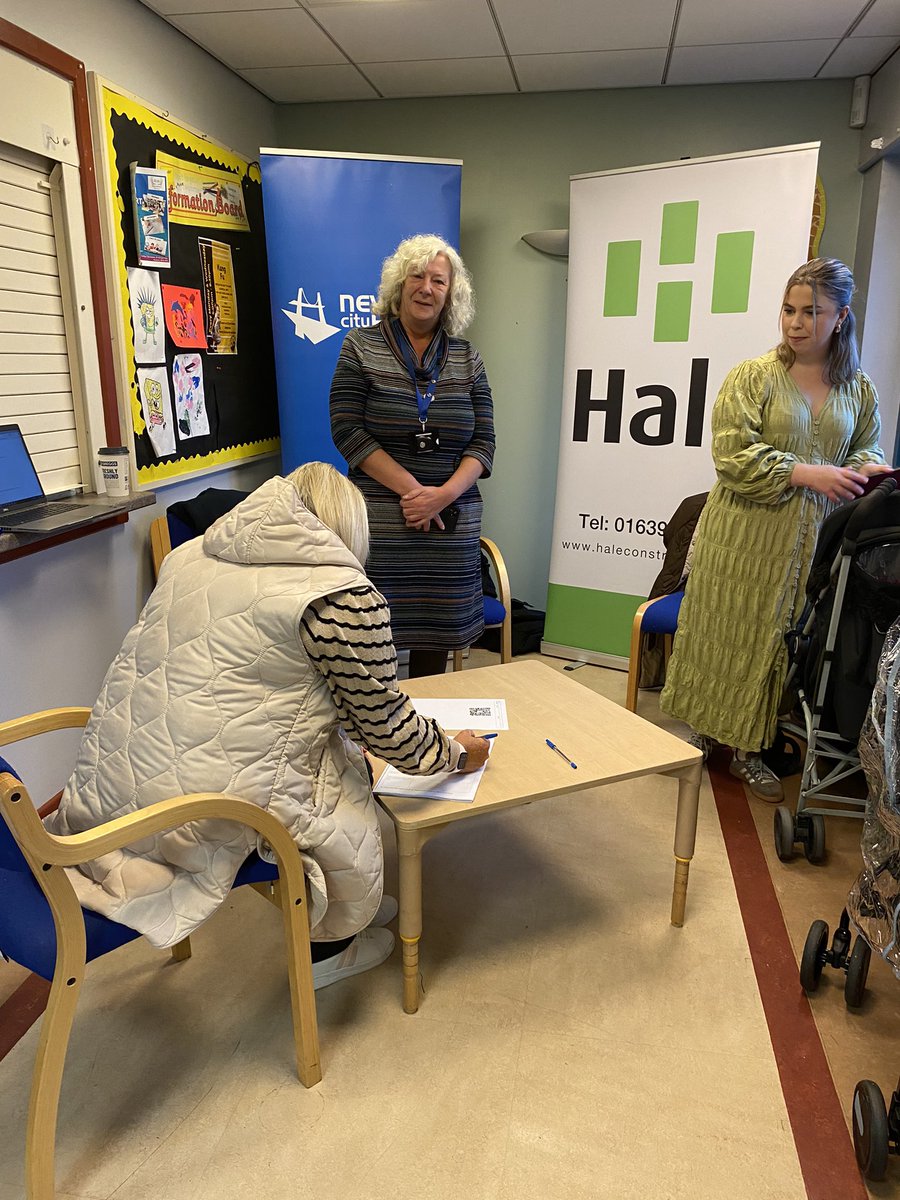 Laura Palfrey tweet media