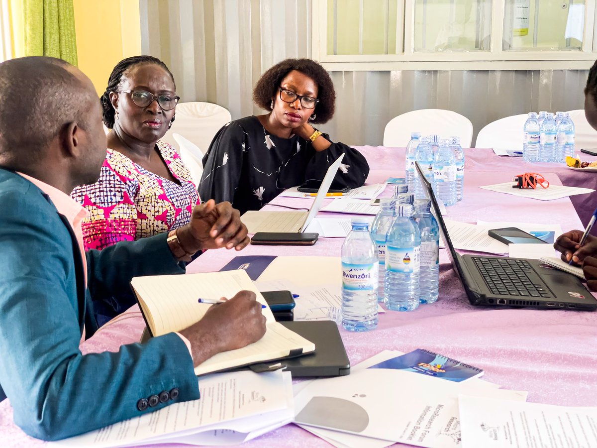 MRinAfrica's tweet photo. An exciting aspect of #MRForum24 is the small group discussions. 

Attendees broke into groups to discuss primary healthcare, community engagement, MR Knowledge Translation, and findings dissemination—highlighting the MicroResearch theme: Local Solutions for Local Problems.' https://t.co/UUvHXMwxqe