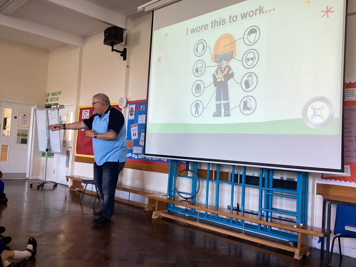 📣 This week, the GAP Better Futures Assemblies continued at Hemswell Cliff Primary School. They had a visit from Steve Robinson, who talked to the children about his career in the RAF around Defence Equipment &amp; Support!