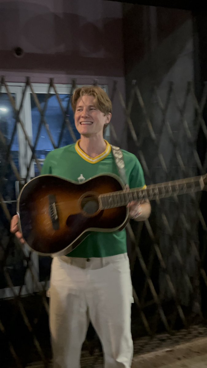 Jordan 💕 Saw H in Boston tweet media