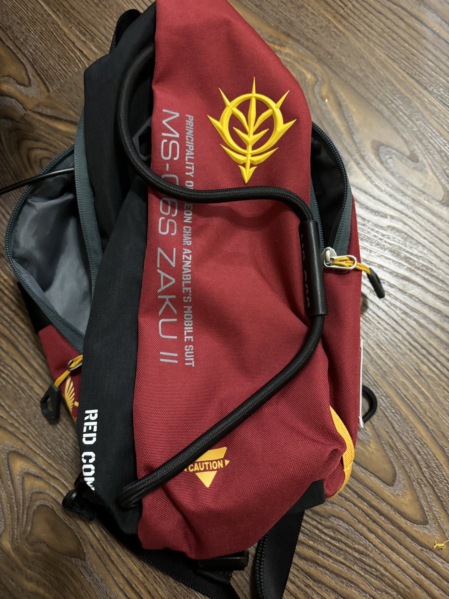 RenaFanks's tweet photo. 昨天買的鋼彈包包👜。好愛❤️🫶 https://t.co/66Ibg7v6YI