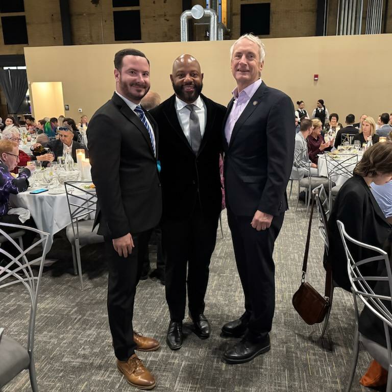 MayorSeanRyan's tweet photo. It was a pleasure to join everyone for the 41st @glys_wny Gayla, supporting an amazing organization providing critical support for LGBTQ+ youth in WNY.

Thanks to Exec. Dir. Jack Kavanaugh &amp; congrats to this year's Honorary Chair, Judge Gary Wilson and all the award recipients! https://t.co/7k8WwgMlyf