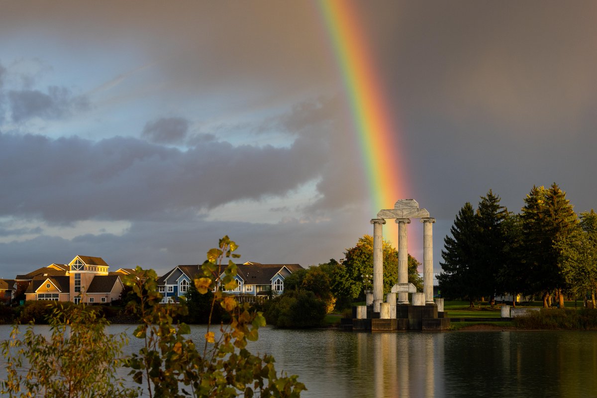 Somewhere, over the rainbow 🌈🎶 Who else caught the gorgeous double rainbow hanging out over #UBuffalo? 💙#UBTrueBlue