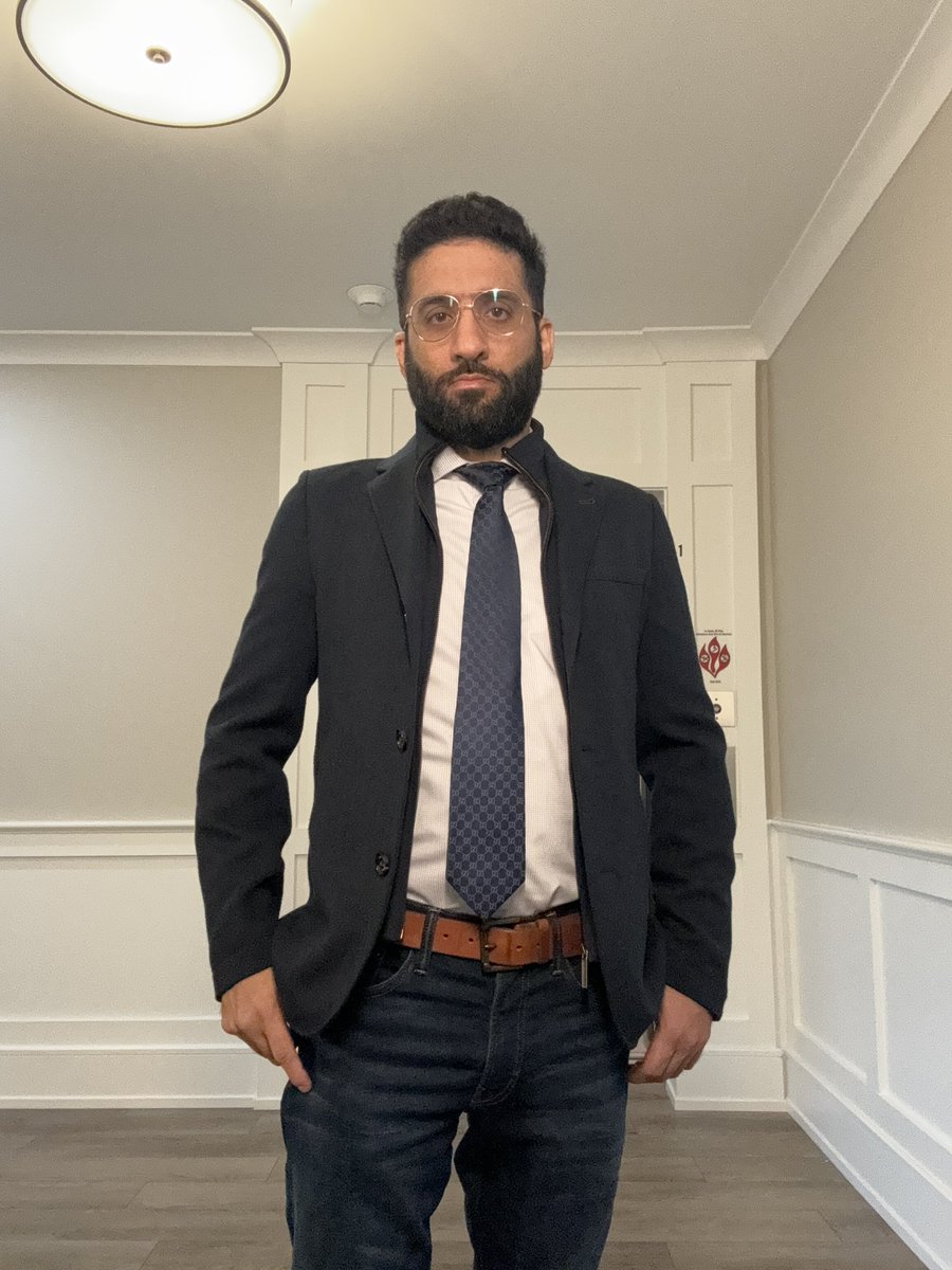 Looks for the <a href="/MondoNewYork/">Mondo.NYC</a> music biz conference reopen <a href="/DEMUPro/">DEMU</a> . Corporate side of the music biz, (got the COO of Sony Ent 🔌!)

First look. Polo cashmere, Polo blazer, J Crew charcoal grey corduroys.

Second look Gucci tie, Ted Baker blazer jacket. Polo dark blue jeans.

Wdyt?