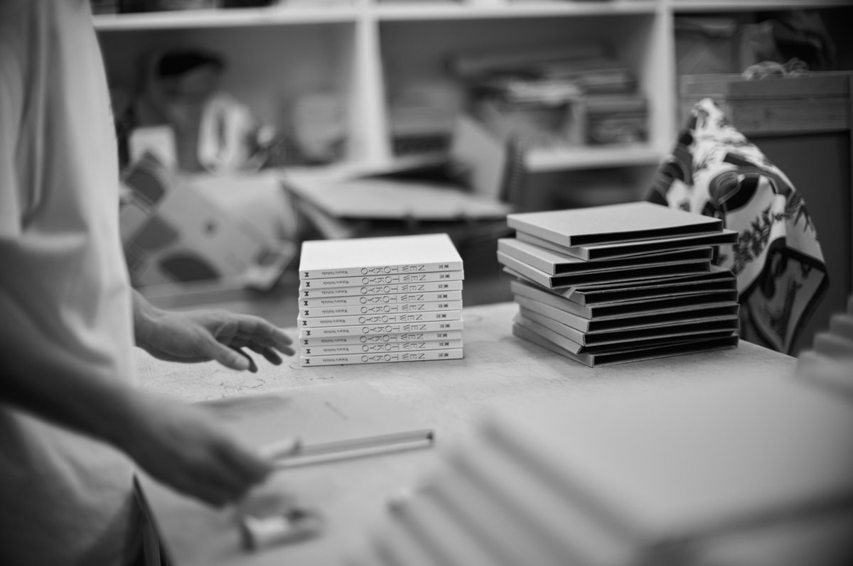 写真集『NEW TOKYO』がついに完成しました。 すべての本にサインと