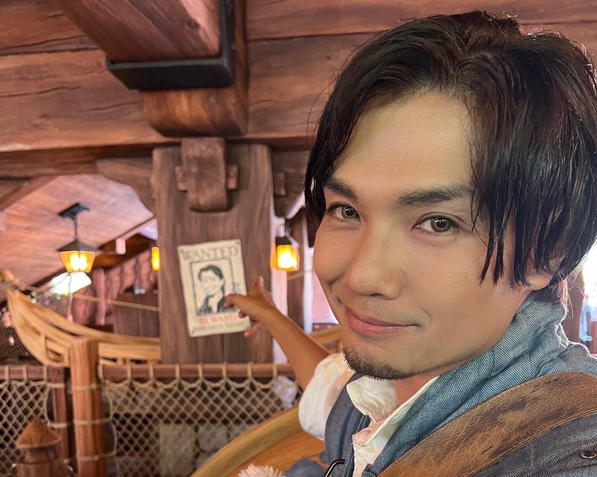 daisneyonly's tweet photo. ラプンツェル と一緒に歩いていたらいろんなとこにフリンの手配書！
今はもうラプとともに歩むユージーン！
ね！！
#Dハロ仮装2024
#Dハロ仮装
#Dハロ2024 
#Dハロ https://t.co/ItDmvbna3e