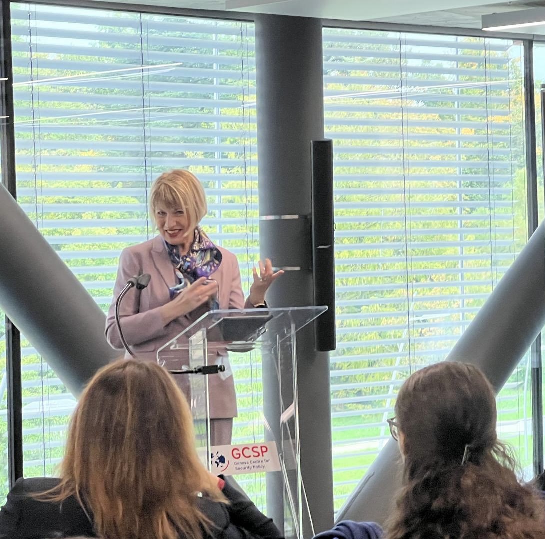 HelgaMSchmid's tweet image. A real pleasure to address the #GPW2024 opening ceremony & @OSCE event @GenevaPeaceWeek.
Sustainable peace means for all of us to engage in
🔴 Fighting all forms of violence, including GBV
🌳 Addressing the impact of climate change
🚺 Empowering young generations
