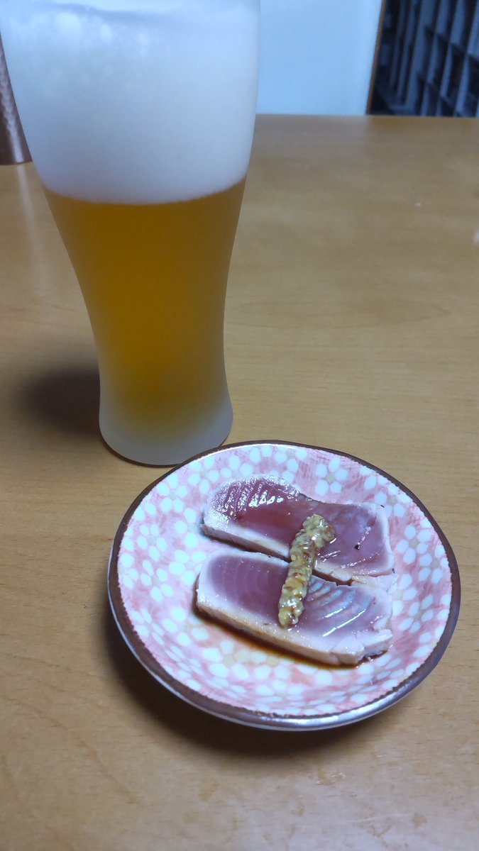 どうも、パク田ちゃんのエサ係です。今日もお疲れ様です🍺マグロステーキを作ったので、今回は粒マスタードと醤油で。#今日のおつまみ　#お疲れ様です