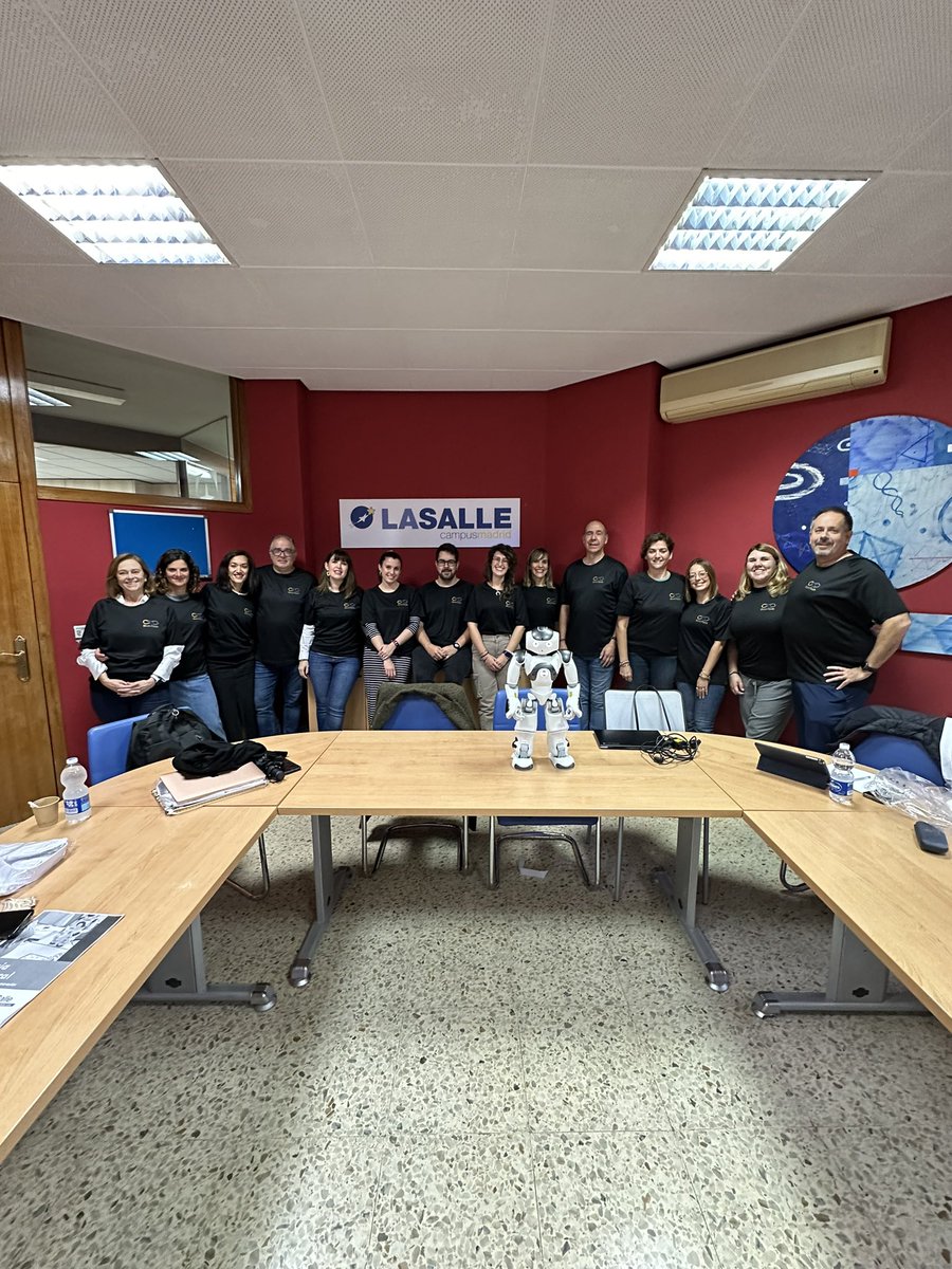 divintech_ESP's tweet photo. Evento Multiplicador del proyecto @divintech_ESP #Divintech  @lasallebcn @lasallelaseu @lasallemad @lasallesi @lasallesagradocorazon @lasallearlep Escalando y formando a las escuelas en la introducción de la robótica para estudiantes con Autismo https://t.co/k6w6DUMEp6
