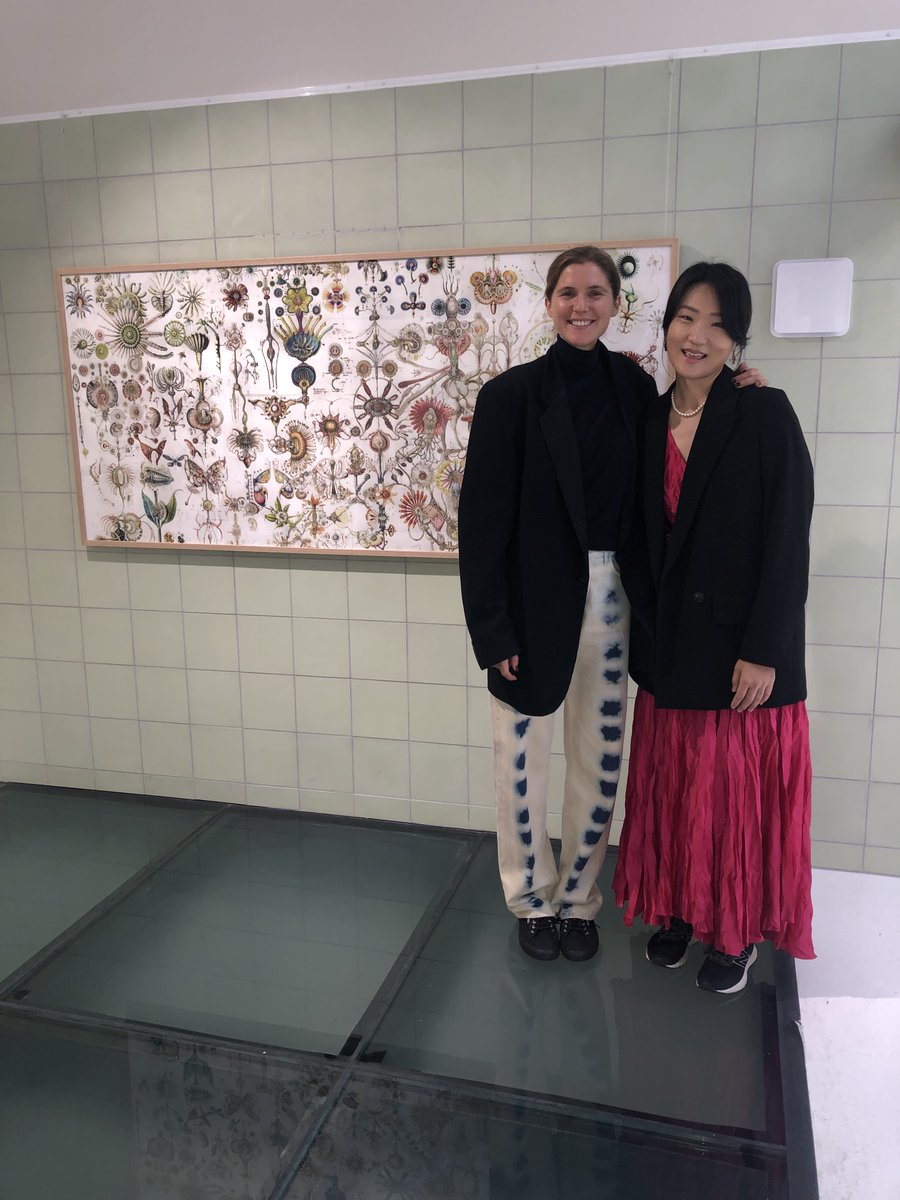 ArtverseParis's tweet photo. The bright Micol @micolmicolmicol, digital art curator came for the opening of the Korean artist #Hemyeong starting her exhibition today at ArtVerse Gallery - 5 rue bis de Beauce in the 3rd arrondissement with our dear curator @bygrida 🎨Come to see us 👋 https://t.co/sKe3FReGV9
