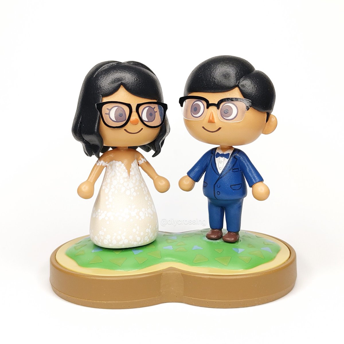 diycrossing's tweet photo. Two pairs of tiny glasses 👓
I have some spaces available for pieces like this one, good for wedding decorations or anniversary gifts!
#AnimalCrossing https://t.co/VHgMKbI2Su