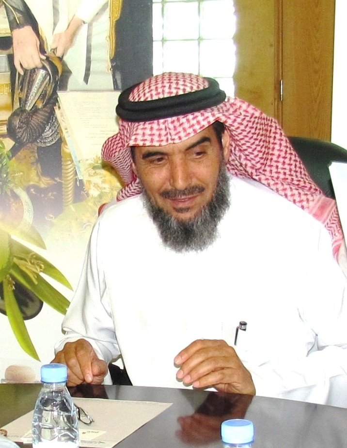 khalidAlsagheer's tweet photo. الوالد الفاضل / فهد بن سليمان الوهيبي...
بمناسبة #يوم_المدير_العالمي، لا يمكنني أن أمر على هذه المناسبة دون أن أتوقف لأوجه لك أسمى عبارات الشكر والتقدير، لقد كنت طوال فترة قيادتك نموذجاً يُحتذى به في الحكمة، والتفاني، والعمل الجاد، بصمتك القيادية تركت أثراً عميقاً في نفوسنا، ولا تزال توجيهاتك وإرشاداتك مصدر إلهام، كنت أكثر من مجرد مدير كنت قائداً وأباً روحياً لنا جميعاً.
اليوم ونحن نحتفل بيوم المدير العالمي، أستذكر بكل فخر وإعجاب السنوات التي عملت فيها تحت (حكمتك). تعلمت منك قيماً لا تُنسى، وها نحن نحملها معنا في كل خطوة نخطوها.
أسأل الله لك حياة مليئة بالراحة والسكينة، وأن يديم عليك وعلى أسرتك الكريمة الصحة والسعادة.
#يوم_المدير_العالمي