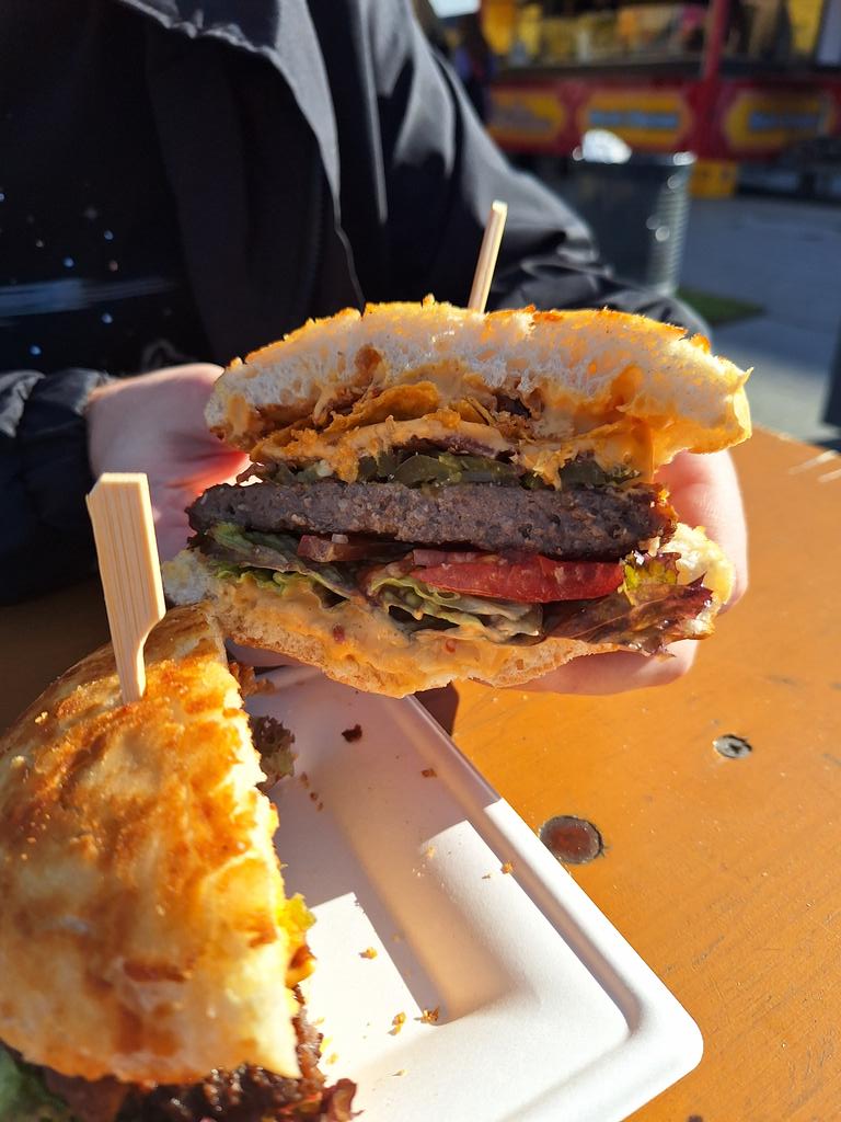 SquidwardatInfa's tweet photo. Better than a Krabby Patty #infa24 #evaandtoms https://t.co/Q6s4154qWh