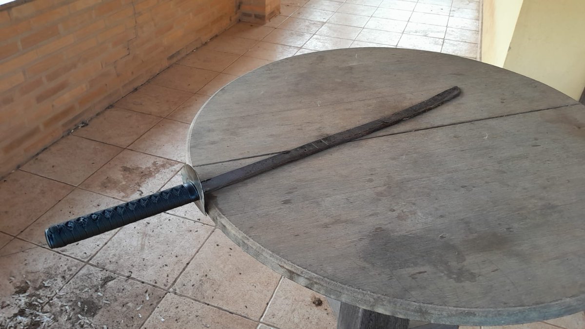 ChintsAnimetion's tweet photo. Minha Katana Que Meu Pai Fez Lá Na Roça Para Mim Eu Talvez Caçe Algum Javali lá na Roça
#katana #aço #espada #japonesa #forjada https://t.co/C7xTBLEQqR