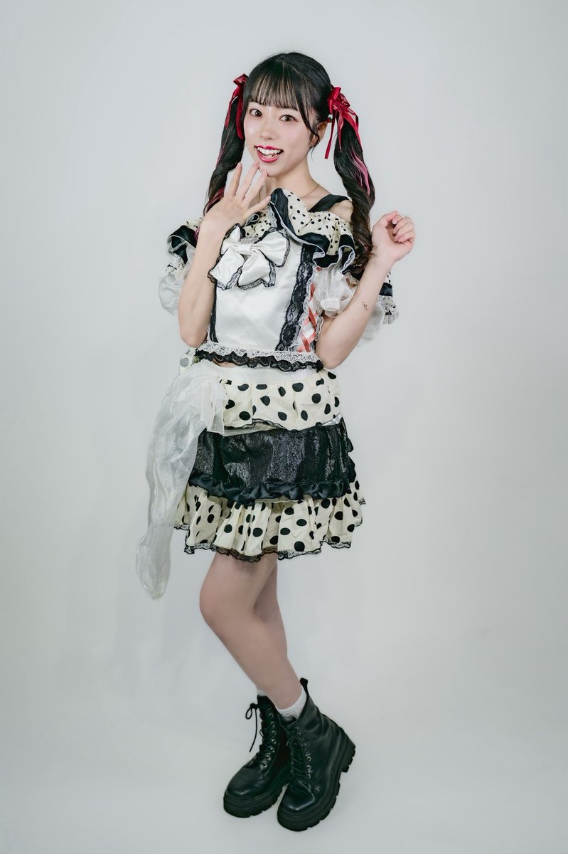 epep3_official's tweet photo. 【新アー写公開】
花咲ななせ（@hana__nacha ）

私的No.1“エピ”ソード❤️
『TIF、サンリオに連れてってもらった事…でもやっぱりNIG！
デビュー2ヶ月でNIG2024出演は感動💓』

／
努力する事、ポムポムプリン愛は誰にも負けない🍮❤️‍🔥
みんなの心に花を咲かせられるようにこれからも頑張ります🌹⟡.·
＼ https://t.co/CRgVITkqI0
