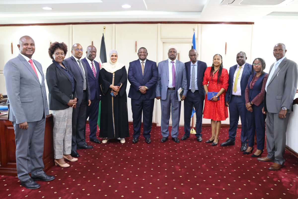 Waziri_Mvurya's tweet photo. Re-engineering is essential for progress and effective governance, as it aligns with our broader vision of a future that benefits both stakeholders and the government. 

This morning, I held a meeting with the Kenya National Trading Corporation (@kntc_ke) board members, accompanied by Trade Principal Secretary Alfred K’Ombudo, to discuss strategies for driving this transformation.

@MITIKenya @AlfredKOmbudo @Trade_Kenya