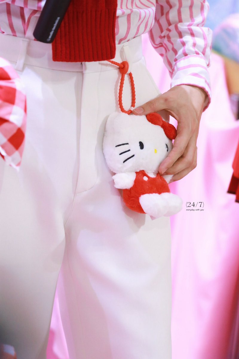 16/10/24

Kitty &amp; Cutie

 #GunAtthaphan #CentralSanrioCharactersFair2024 
#CentralSanriofair2024xGun