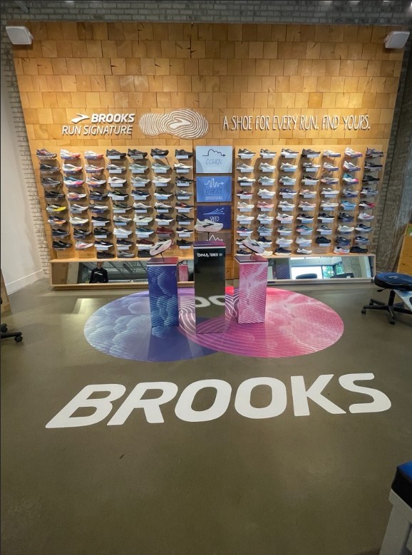 IsiGlobal's tweet image. We’re thrilled to share our first U.S. project with @brooksrunning  at The Trailhead, in Fremont, Seattle!
From dynamic window displays to interactive in-store experiences, we designed a retail environment that captures attention, sparks curiosity, and drives engagement.