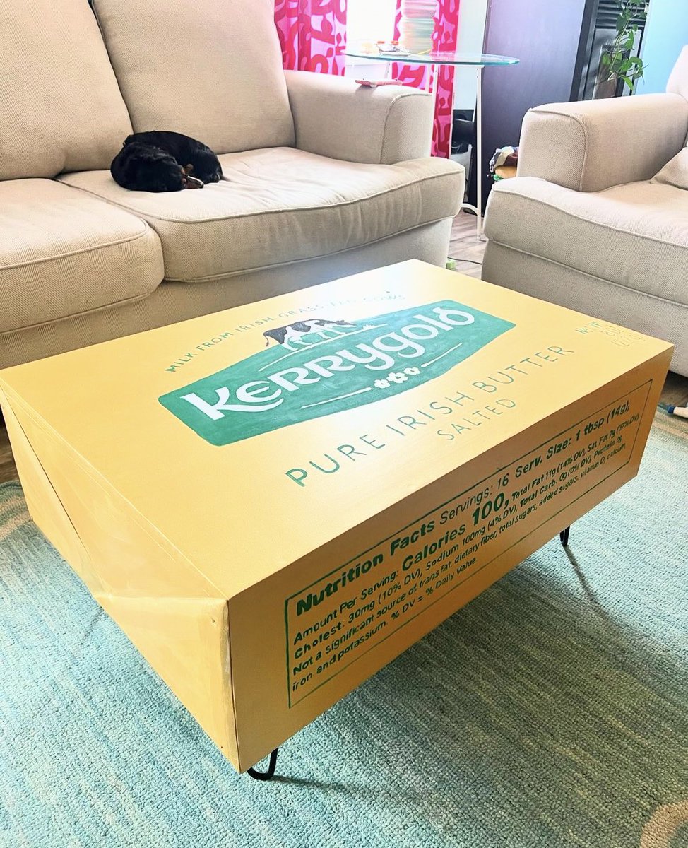 JustineStafford's tweet photo. I have never wanted a table more in my life. https://t.co/X9OQZq6psL