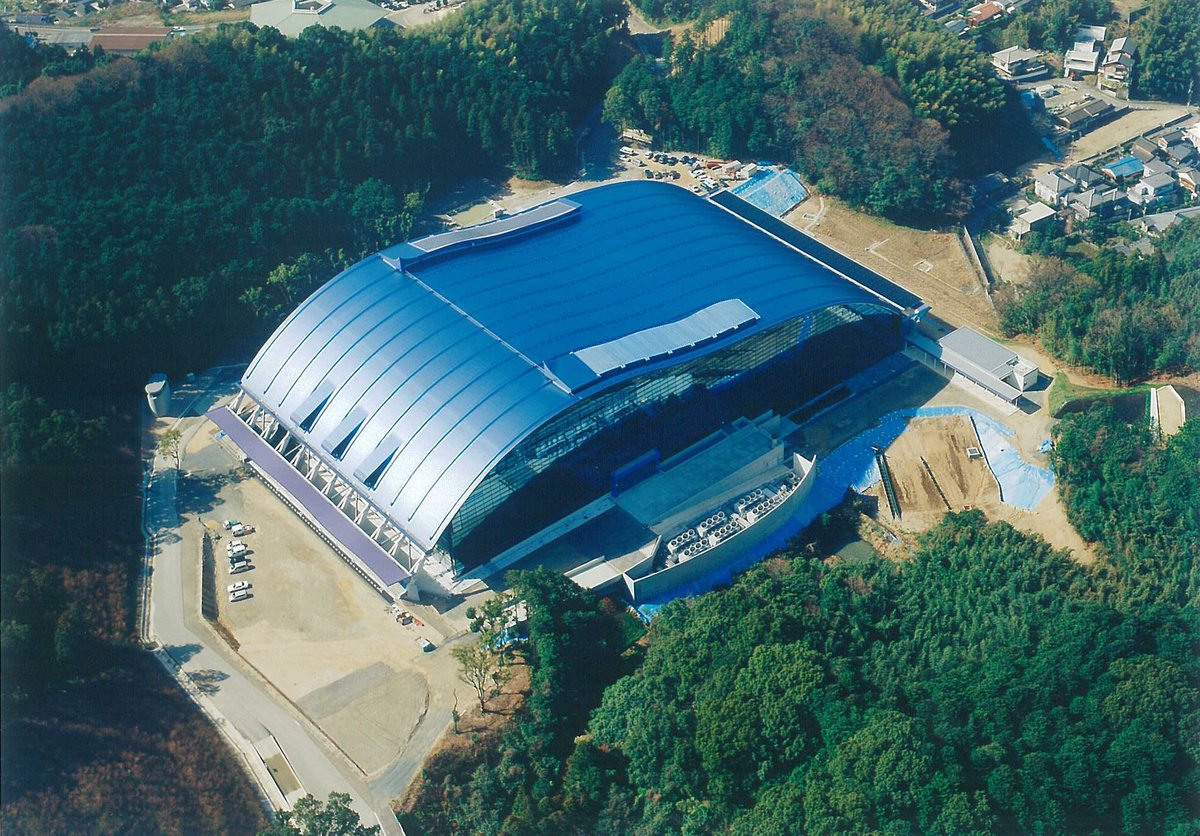 本日は、きゅーはくの誕生日🎂
19年前の今日、九州国立博物館は開館しました！

↓画像は開館前の工事中の様子です。