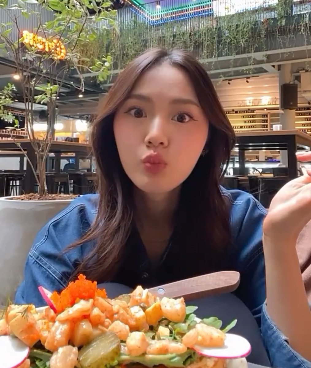 jungguuuuu's tweet photo. ก้านกล้วย https://t.co/Th90I0fxu6