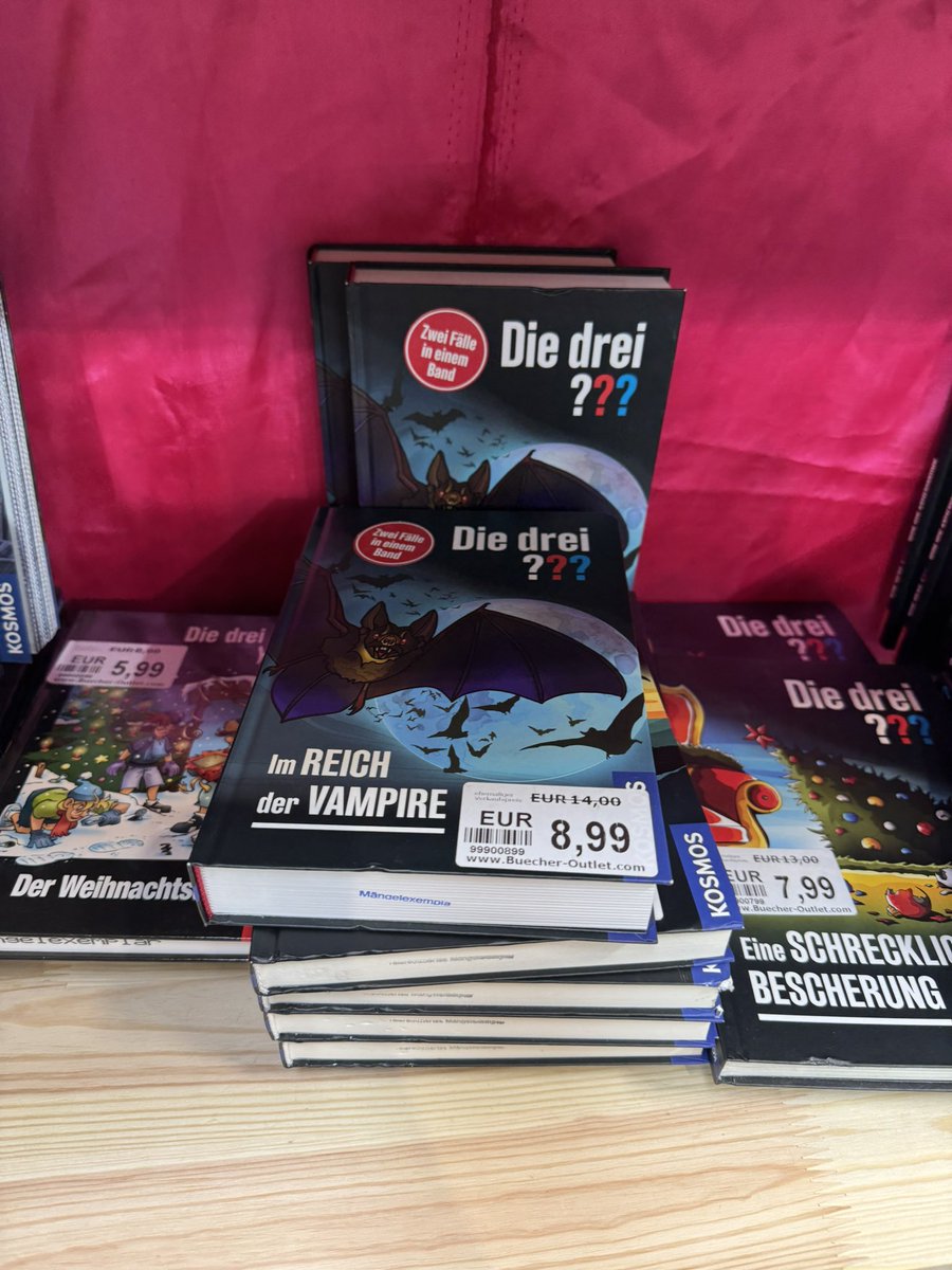 SherlockINFA's tweet photo. Von den Kollegen gibt es ein Buch, von mir nicht. Ich muss an meinem Marketing arbeiten. #Infa24 https://t.co/vvxNZQ5gJ6