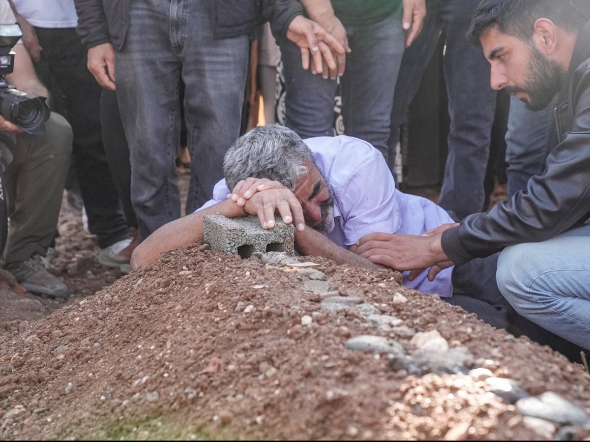 Rojin’in Kız Kardeşi: 

“Rabbim hakkımızı bırakmasın Anneme Babama evimize, yüreğimize ateş düşürenlerin. Allahım sana havale ediyoruz Hem bu dünyada hem öbür Dünya’da gün yüzü görmesinler.”